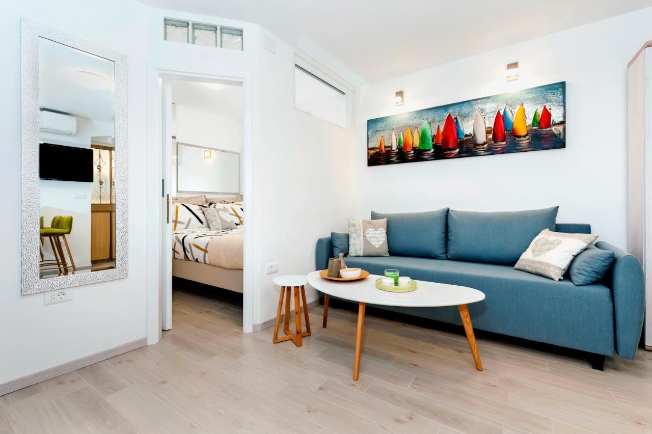 Apartment Amici With Terrace In Center Of Ровинь Экстерьер фото
