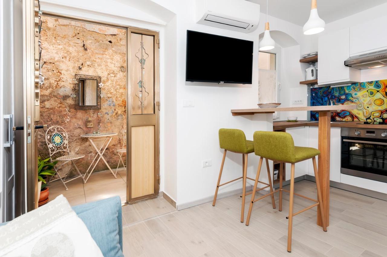 Apartment Amici With Terrace In Center Of Ровинь Экстерьер фото