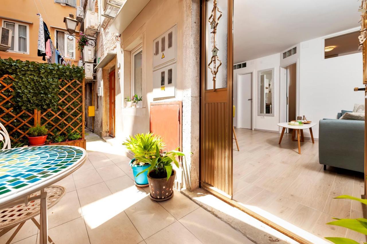 Apartment Amici With Terrace In Center Of Ровинь Экстерьер фото